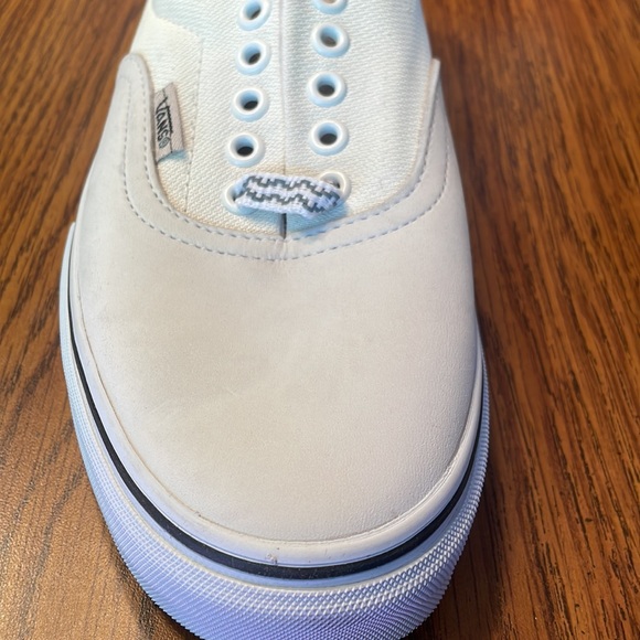 Vans 45 LX amazing pair of shoes in True White. Men’s 7.5 or women’s 9.0. - Picture 16 of 16
